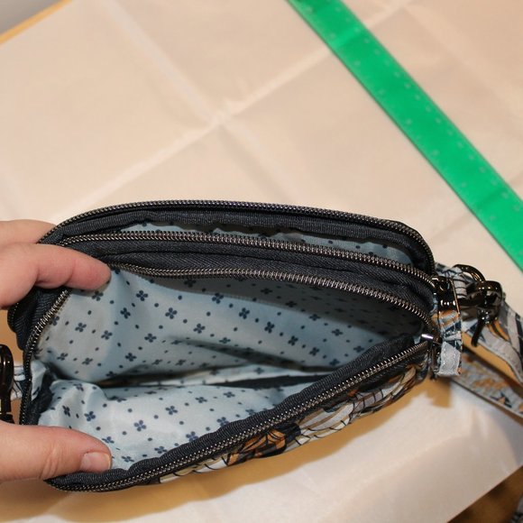 Lug bundle: Coupe Convertible Crossbody / Belt bag and Heart Coin Purse EUC - Picture 9 of 13